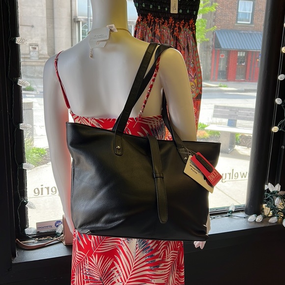 100% Genuine Leather Concealed Carry Shoulder Bag - Picture 10 of 10